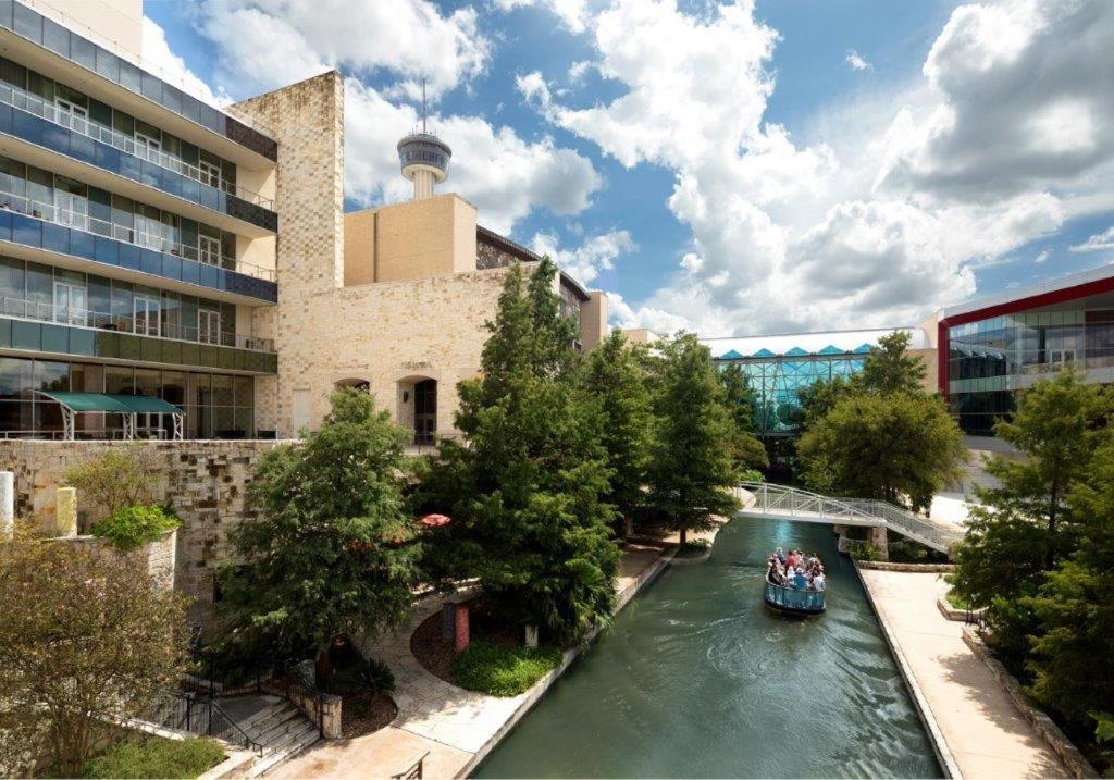 Grand Hyatt Hotel 4*