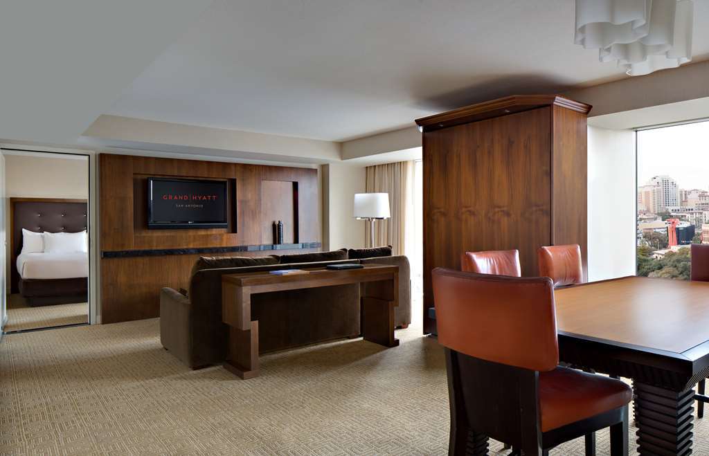 Grand Hyatt Hotel 4*